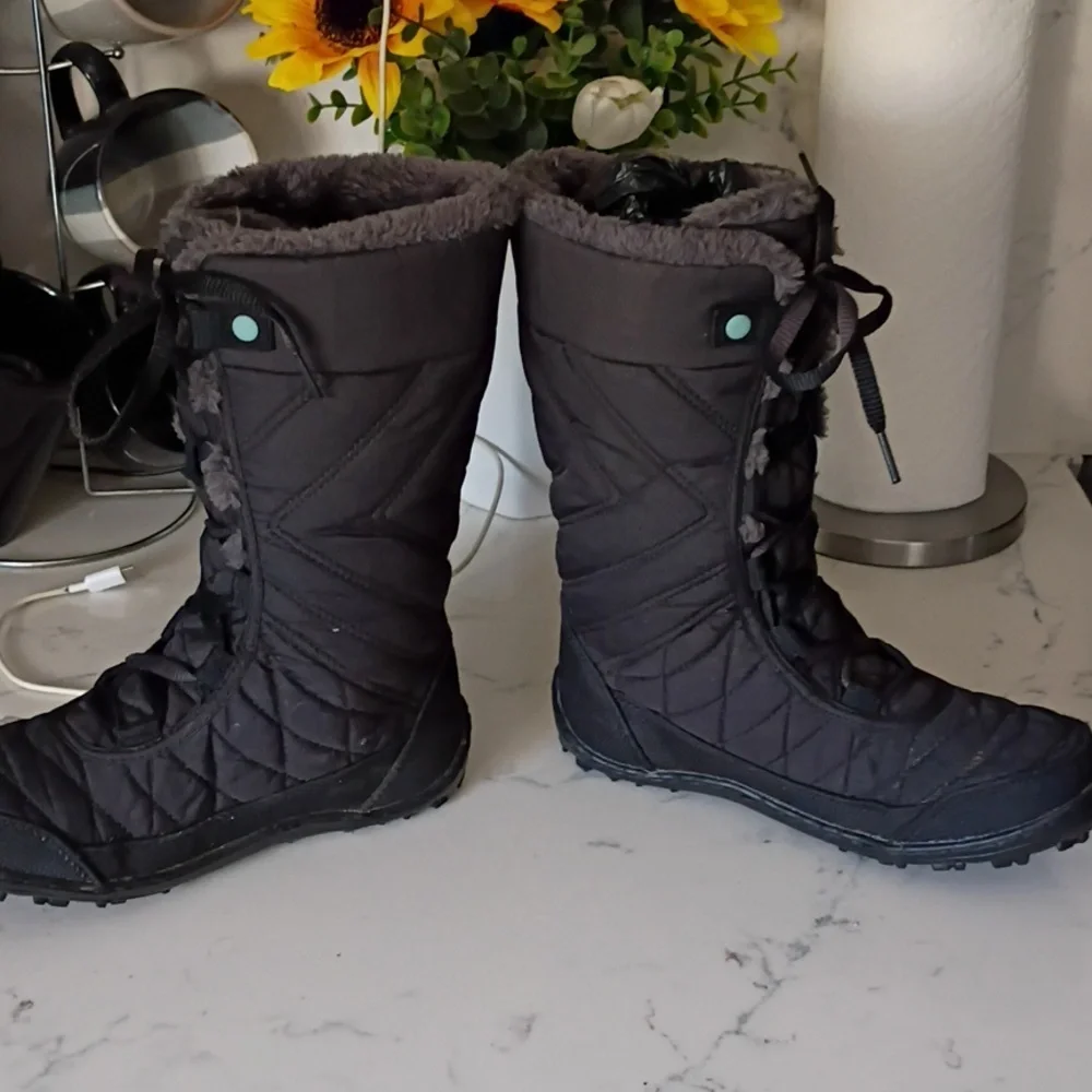 Columbia Black Quilted Winter Boots